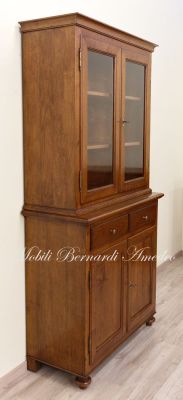 Credenza con alzata stile classico in legno massello di noce con gambe a cipolla e 2 ante a vetro